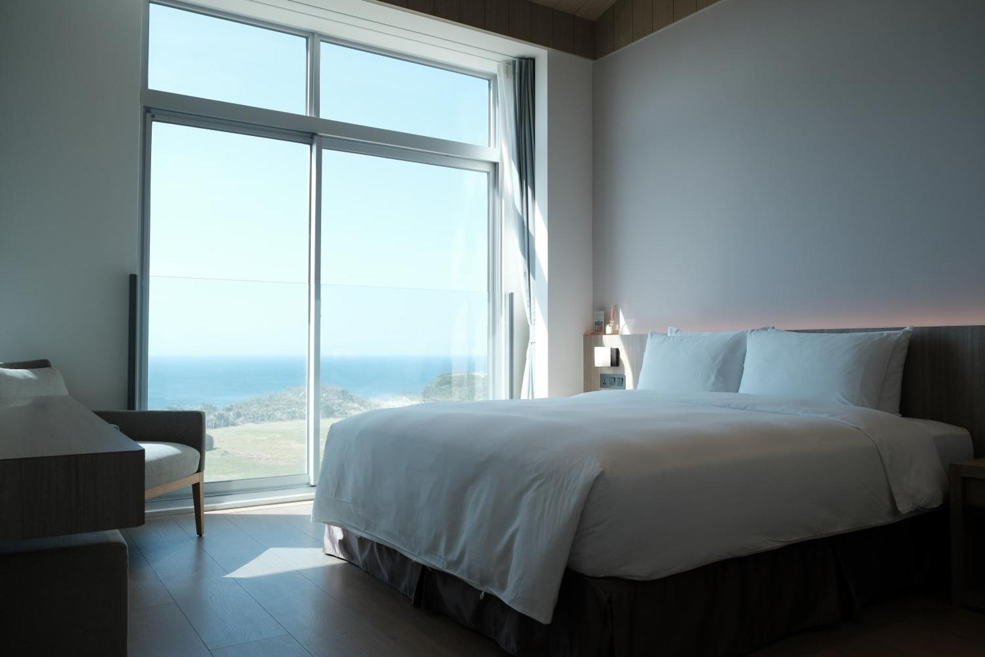 Sunlight On The Peninsula Hotel Cape Eluanbi Room photo